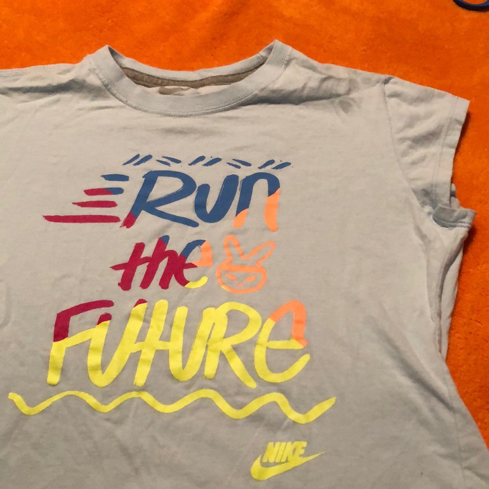 Girls large Nike t-shirt